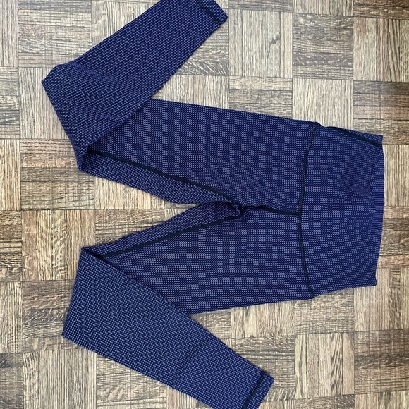 Lululemon Leggings size 4 - Picture 5 of 6
